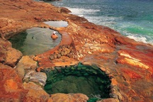 5 suối nước nóng trên biển hoang sơ của Nhật Bản