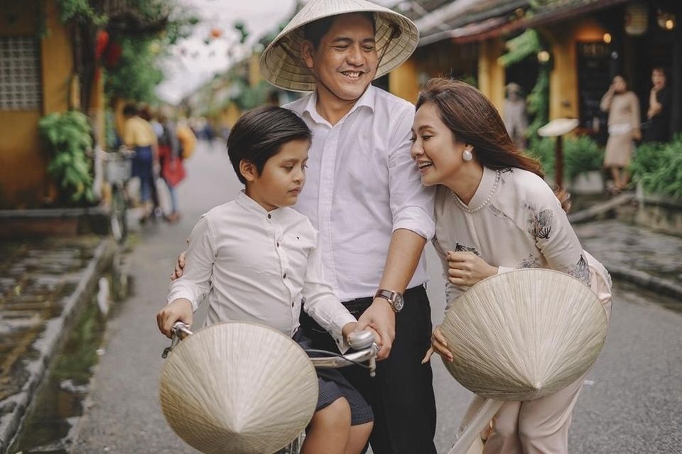 Con trai Thanh Thuý, Đức Thịnh bị băng nhóm dàn cảnh tinh vi móc điện thoại - 1 Con trai Thanh Thuý, Đức Thịnh bị băng nhóm dàn cảnh tinh vi móc điện thoại - 1