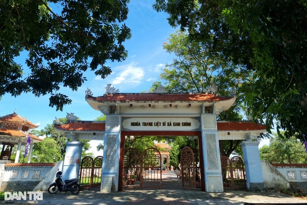 Người đàn ông trắng đêm ngăn người lạ đào trộm mộ liệt sỹ - 2 Người đàn ông trắng đêm ngăn người lạ đào trộm mộ liệt sỹ - 2