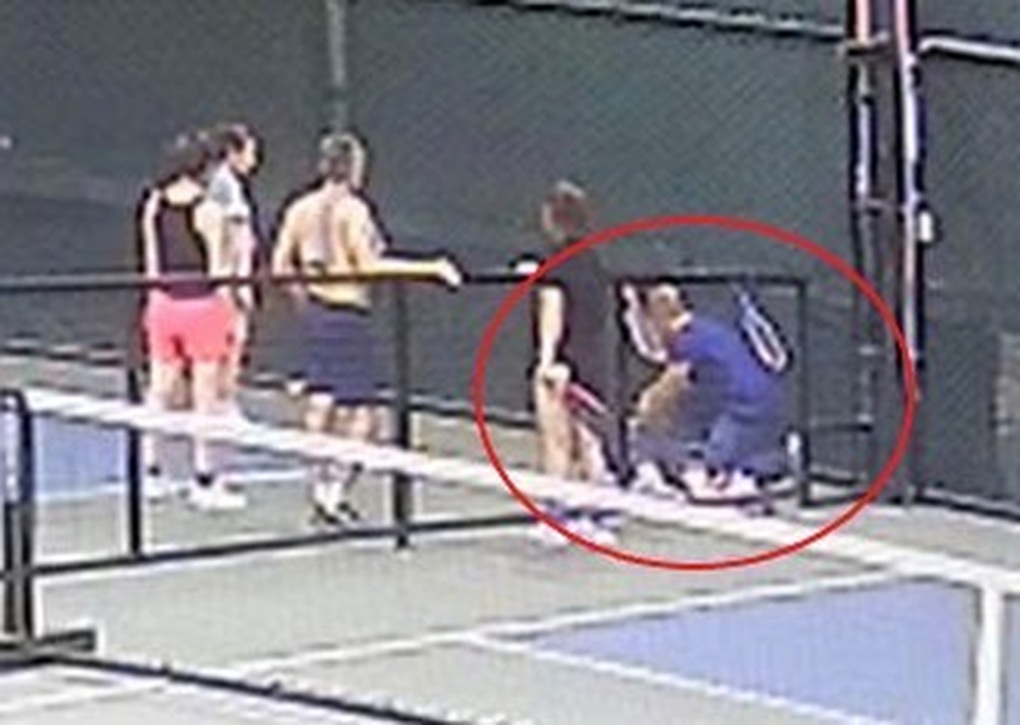 5 phút ép tim cứu sống người đàn ông ngã quỵ trên sân pickleball - 1 5 phút ép tim cứu sống người đàn ông ngã quỵ trên sân pickleball - 1