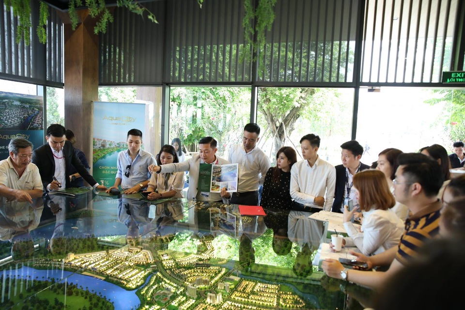 Đại gia địa ốc tranh nhau thâu tóm quỹ đất - 1 Đại gia địa ốc tranh nhau thâu tóm quỹ đất - 1