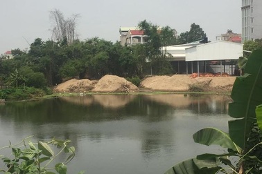 Hà Nội: Lấp hồ đầm, ngang nhiên chiếm đất công và quyết định cưỡng chế trên giấy?