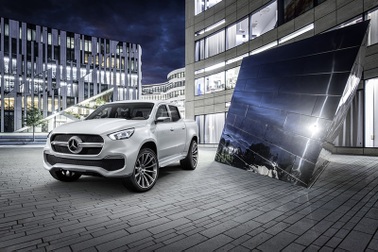 Đến lượt Mercedes-Benz tạm dừng đưa X-Class diesel tới Mỹ