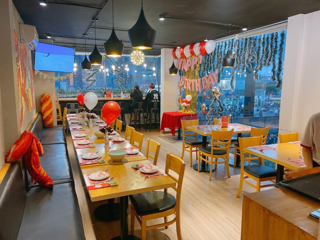 Thưởng thức hải sản thả ga tại Lobster Bay - 3