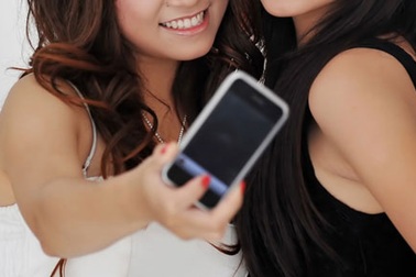 Trang web khiêu dâm “ăn theo” Apple bị kiện