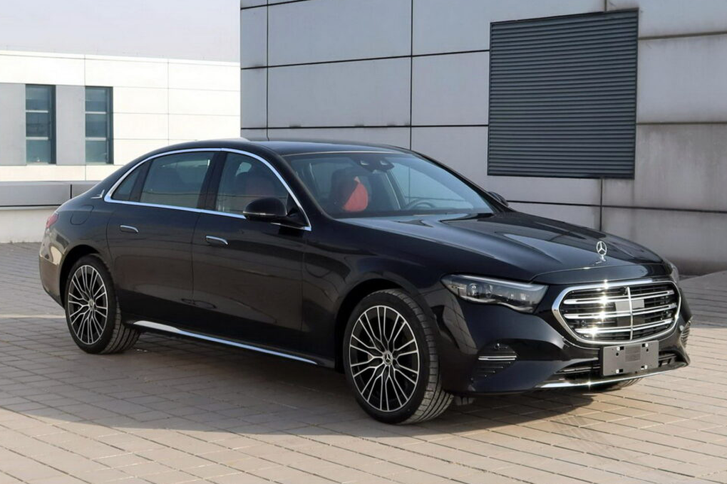 Mercedes-Benz E-Class 2024 có bản trục cơ sở dài, chiều lòng các ông chủ - 1 Mercedes-Benz E-Class 2024 có bản trục cơ sở dài, chiều lòng các ông chủ - 1
