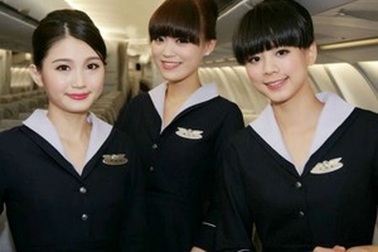 Cụ ông 70 tuổi đá nữ tiếp viên hàng không khi được yêu cầu thắt dây an toàn