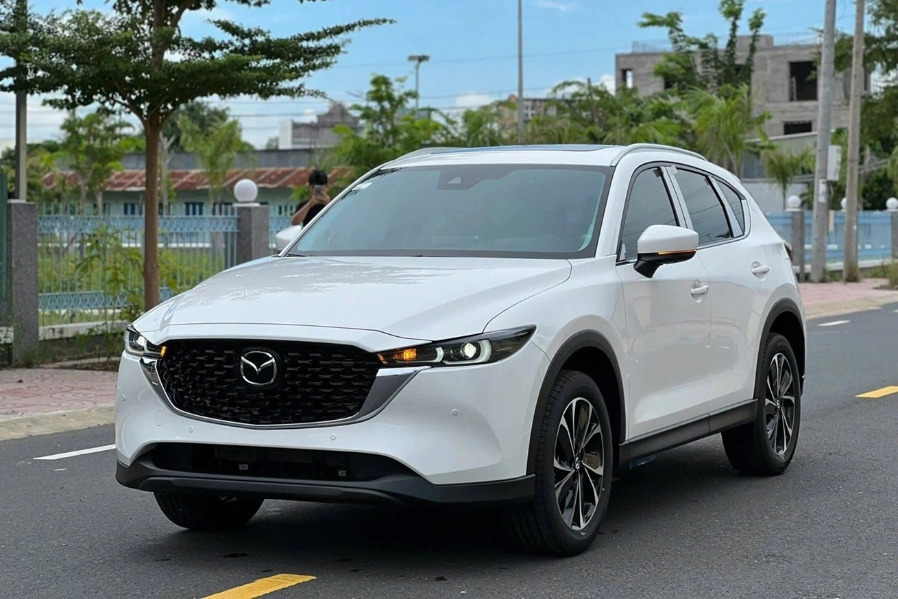 Mazda CX-5 và Ford Territory duy trì giá dưới 700 triệu, làm khó SUV cỡ B - 2