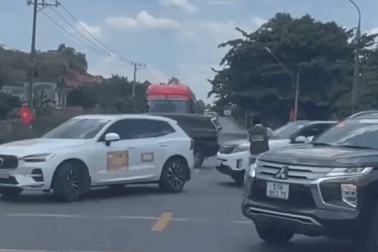 Diễn biến mới vụ 2 ô tô chặn quốc lộ cho đoàn xe doanh nhân đi