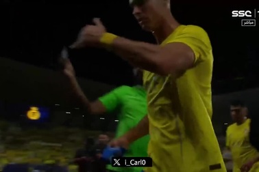 Nổi điên vì không được phạt đền, C.Ronaldo quát mắng trọng tài