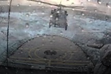 MH-60R Seahawk hạ cánh ngoạn mục trong sóng to bão lớn