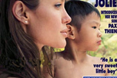 Mẹ đẻ bé Thiên có gây rắc rối cho Angelina Jolie?
