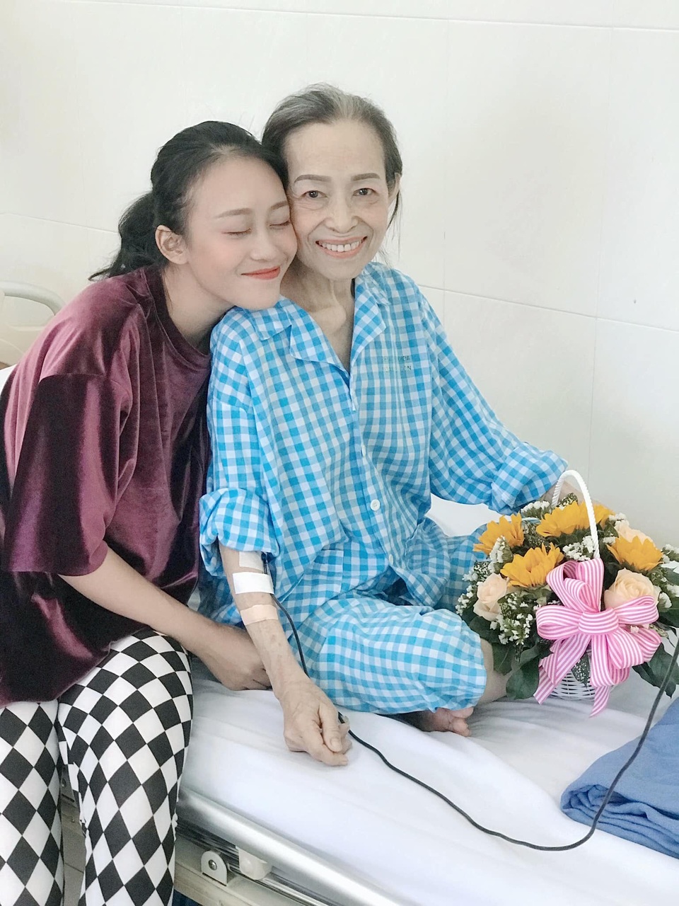 Nghệ sĩ múa bật khóc kể về thời khắc đang biểu diễn thì nghe tin mẹ hấp hối - 2 Nghệ sĩ múa bật khóc kể về thời khắc đang biểu diễn thì nghe tin mẹ hấp hối - 2