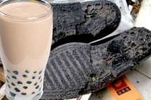 Hãi hùng trà sữa trân châu làm từ đế giày, săm lốp và bỉm trẻ em