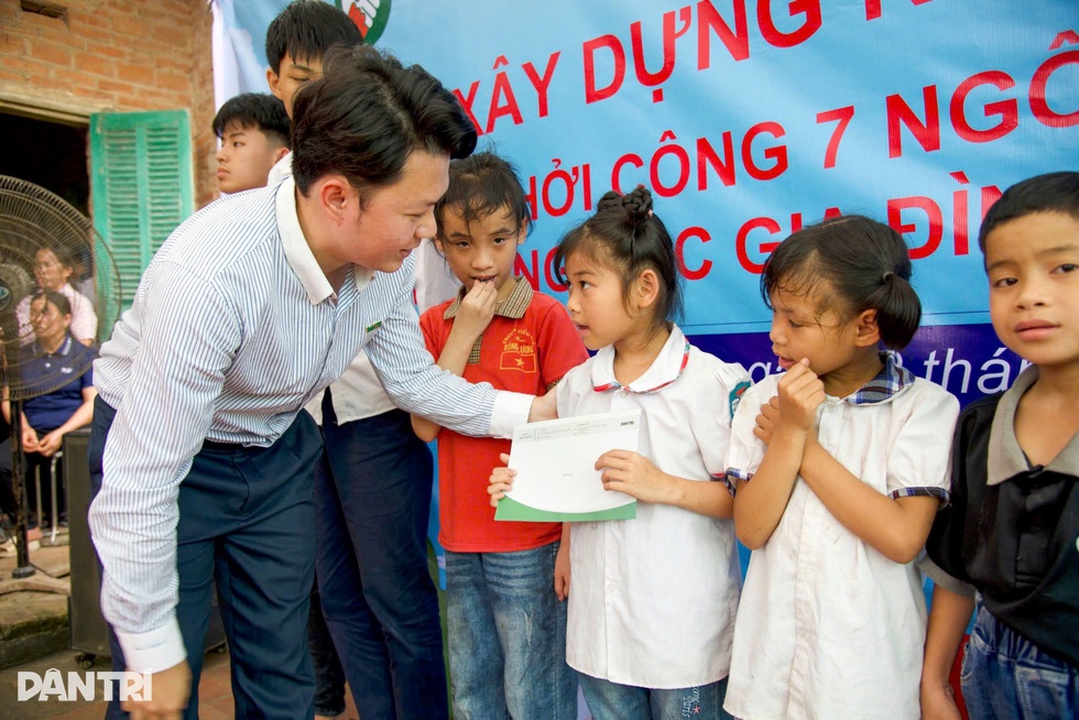 Khởi công 7 nhà Nhân ái tại Phú Thọ, thắp sáng hy vọng từ tấm lòng bạn đọc - 8 Khởi công 7 nhà Nhân ái tại Phú Thọ, thắp sáng hy vọng từ tấm lòng bạn đọc - 8