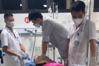 Bệnh viện thông tin về clip người nhà "tố" bác sĩ chậm cấp cứu ở Thanh Hóa