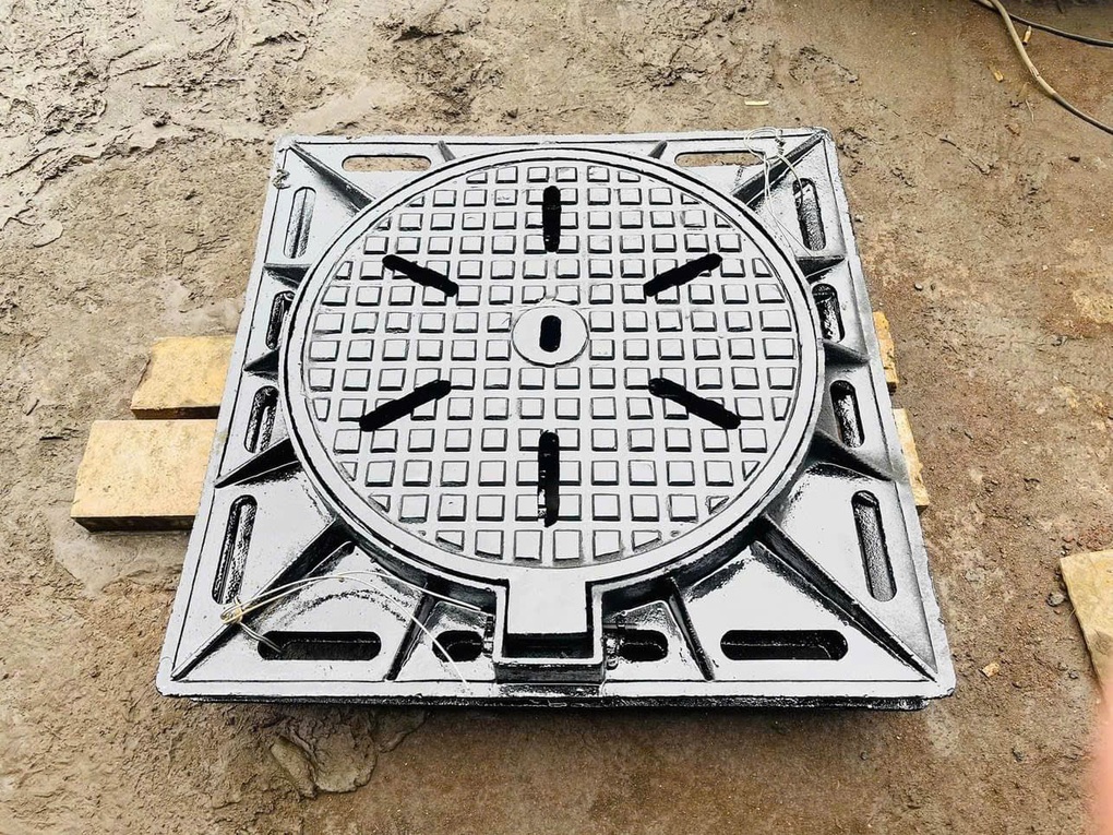 Nắp hố ga Tân Phú đạt chuẩn chất lượng, nâng cao an toàn cho đường phố đô thị - 1 Nắp hố ga Tân Phú đạt chuẩn chất lượng, nâng cao an toàn cho đường phố đô thị - 1