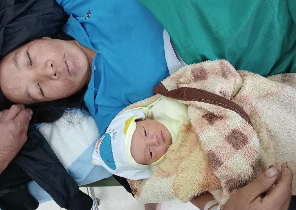 Phát huy vai trò cô đỡ thôn bản hướng tới bình đẳng giới trong y tế - 1 Phát huy vai trò cô đỡ thôn bản hướng tới bình đẳng giới trong y tế - 1