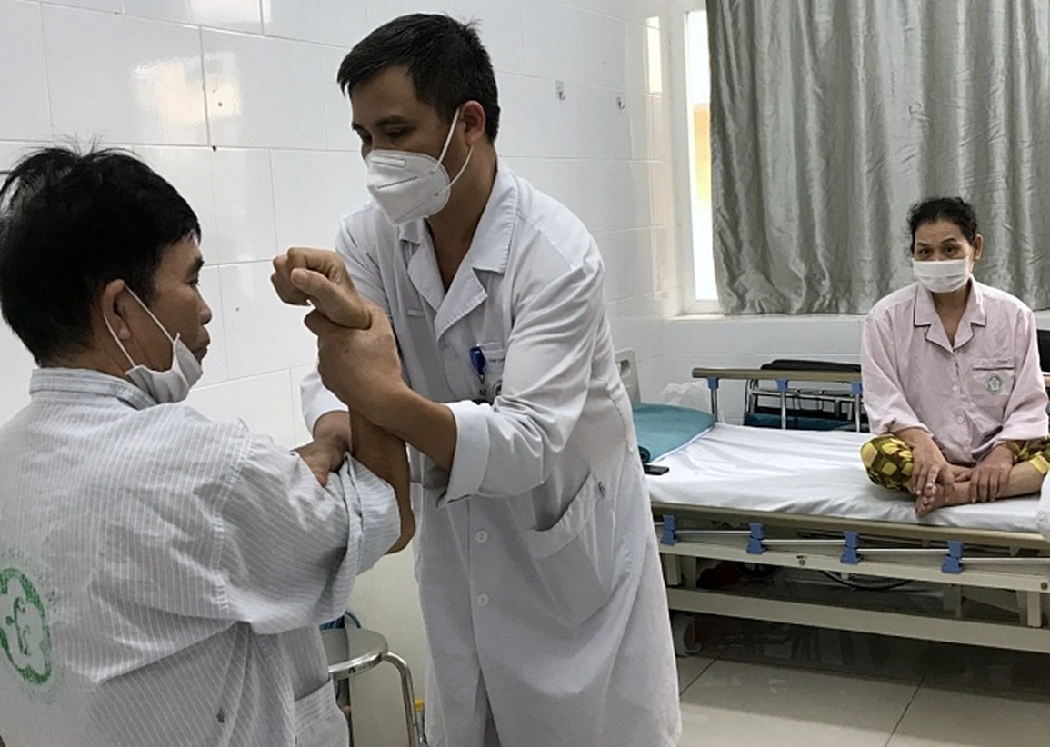 Ăn thảo mộc để ngừa bệnh, hai vợ chồng bất ngờ bị liệt cả người - 1 Ăn thảo mộc để ngừa bệnh, hai vợ chồng bất ngờ bị liệt cả người - 1