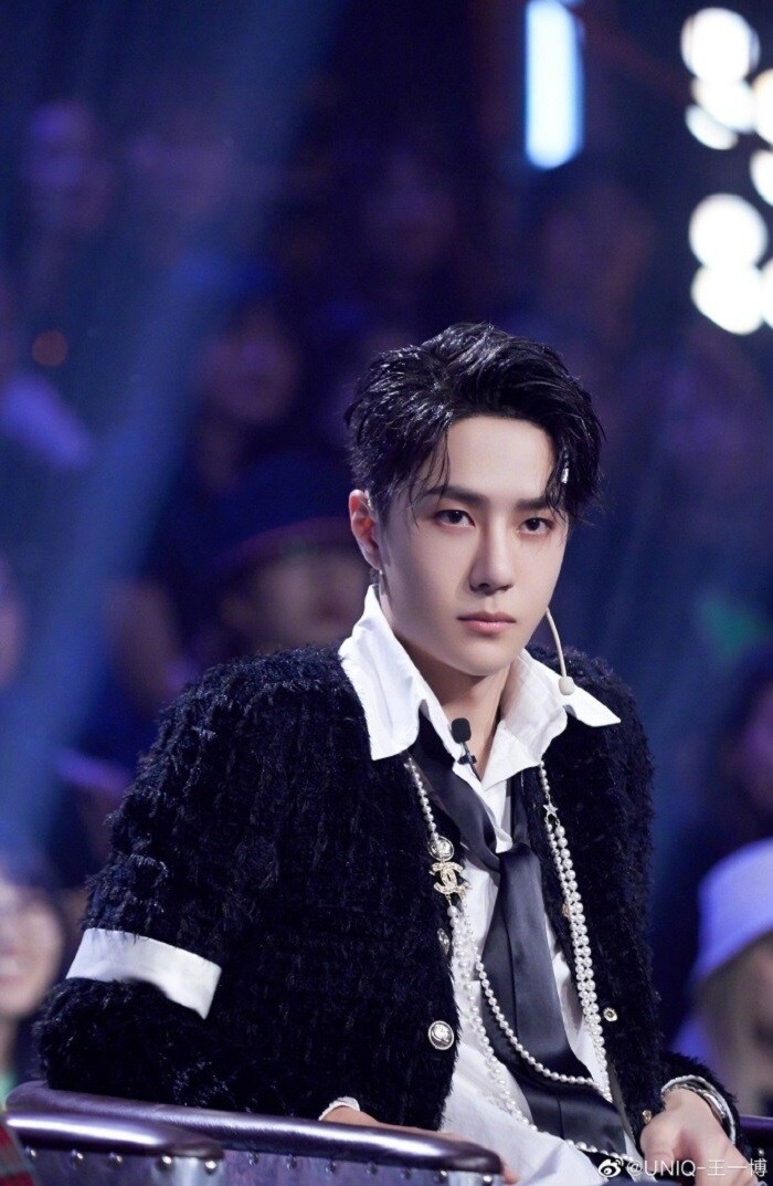 Lý do đằng sau sự mạnh tay của nhà chức trách Trung Quốc đối với showbiz - 2 Lý do đằng sau sự mạnh tay của nhà chức trách Trung Quốc đối với showbiz - 2