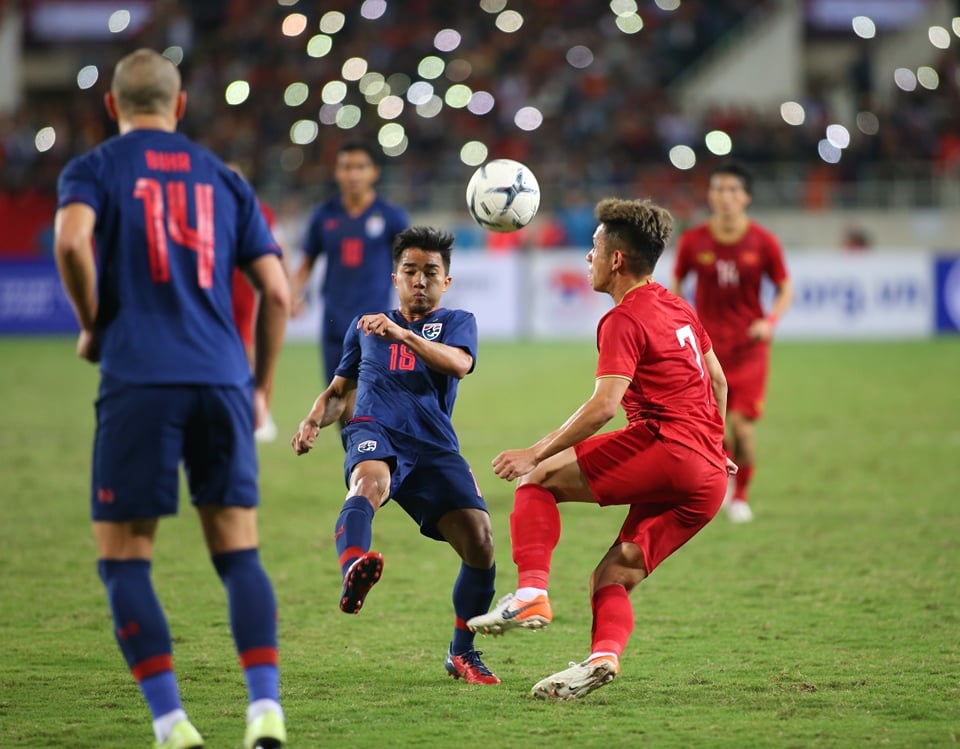 Việt Nam 0-0 Thái Lan: Hai quyết định gây tranh cãi của trọng tài - 35 Việt Nam 0-0 Thái Lan: Hai quyết định gây tranh cãi của trọng tài - 35