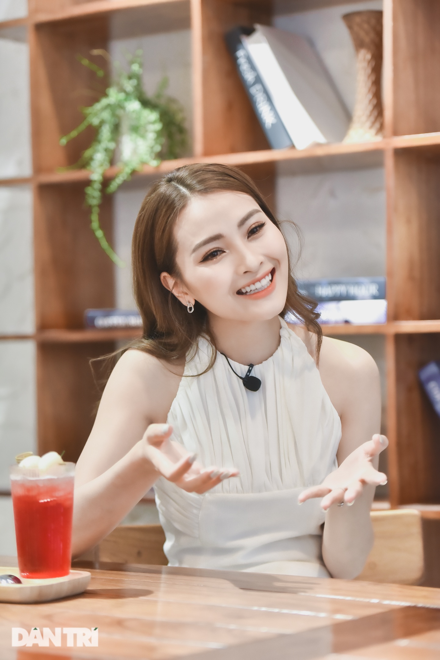 Huyền Trang Mù Tạt lần đầu tiết lộ chuyện đời tư và áp lực tại VTV - 3 Huyền Trang Mù Tạt lần đầu tiết lộ chuyện đời tư và áp lực tại VTV - 3