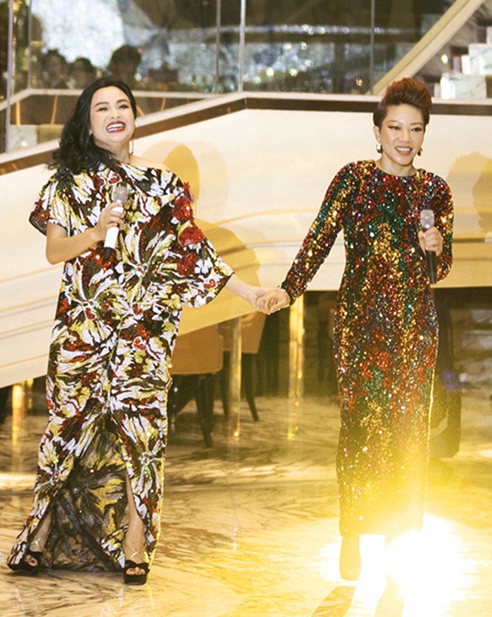 Dịp hiếm hoi ca sĩ Hà Trần, Thanh Lam xuất hiện trên thảm đỏ thời trang - 3 Dịp hiếm hoi ca sĩ Hà Trần, Thanh Lam xuất hiện trên thảm đỏ thời trang - 3