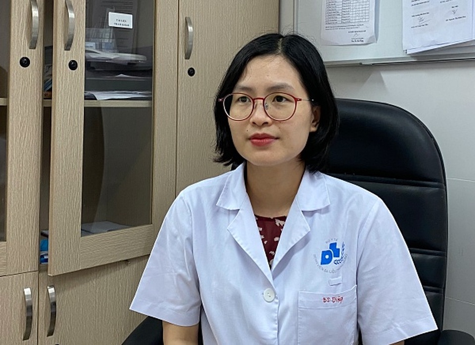 Bác sĩ mách cách xử trí khi bị cháy nắng vào những ngày nóng 39-40 độ - 2 Bác sĩ mách cách xử trí khi bị cháy nắng vào những ngày nóng 39-40 độ - 2