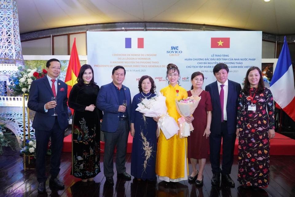 Nữ doanh nhân Nguyễn Thị Phương Thảo nhận Huân chương Bắc đẩu bội tinh của Nhà nước Pháp trao tặng - 4 Nữ doanh nhân Nguyễn Thị Phương Thảo nhận Huân chương Bắc đẩu bội tinh của Nhà nước Pháp trao tặng - 4