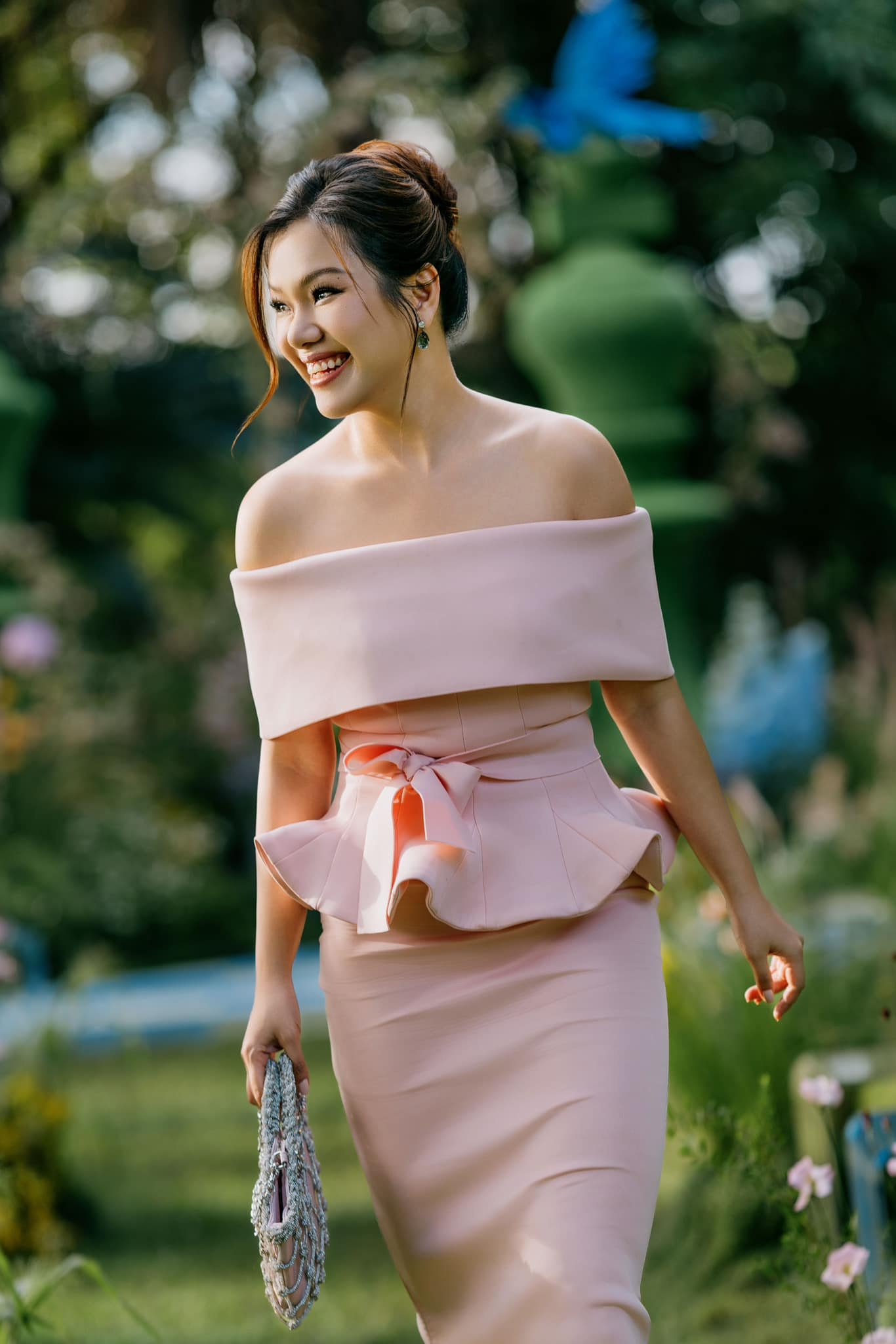 Phương Vy hào hứng hát Rực rỡ ngày mới, hé lộ hôn nhân bên chồng Tây - 7