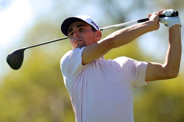 Joaquin Niemann dẫn đầu giải Genesis Invitational sau nửa chặng đường