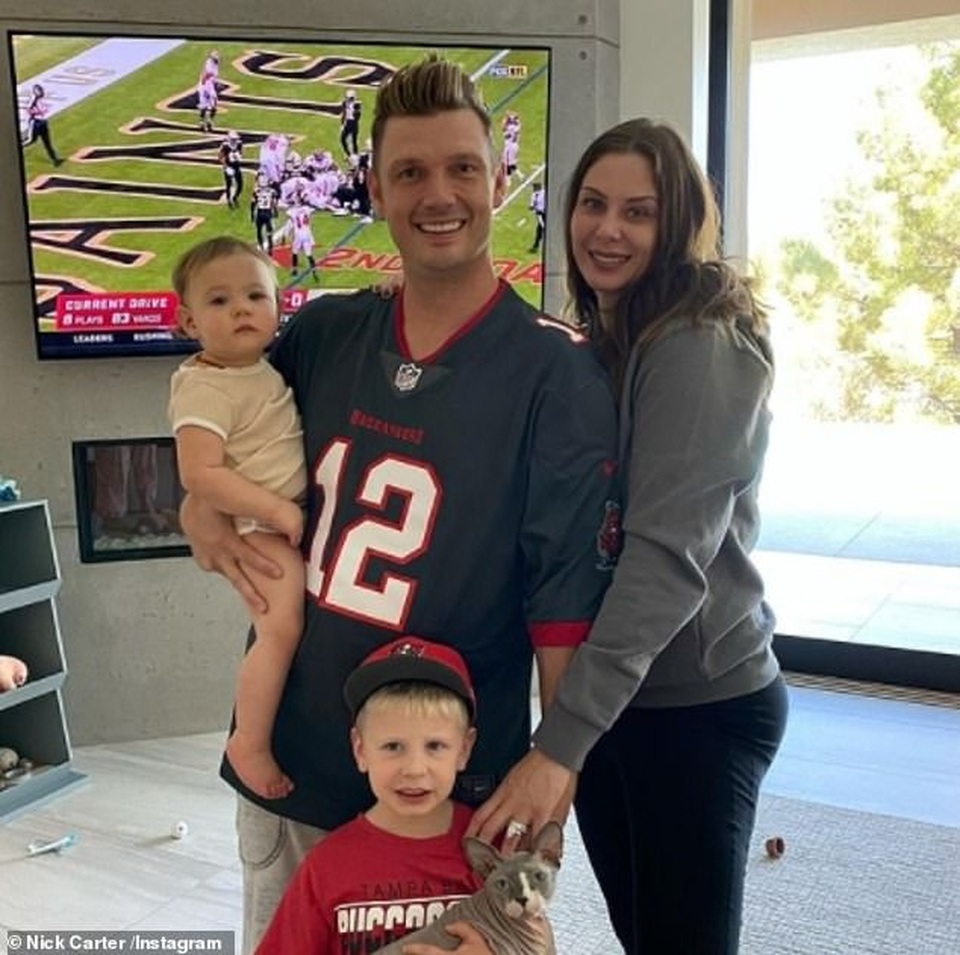 Vợ Nick Carter sắp sinh đứa con thứ 3 - 2 Vợ Nick Carter sắp sinh đứa con thứ 3 - 2