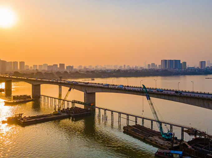 Cầu Vĩnh Tuy giai đoạn 2 dự kiến sẽ được hoàn thành vào năm 2023 giúp hoàn thiện hạ tầng vành đai 2 tăng cường kết nối và khả năng lưu thông giữa trung tâm Hà Nội với khu Đông.