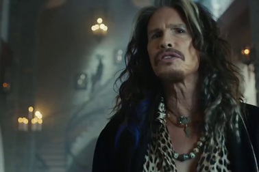 Video ngôi sao rock Steven Tyler quảng cáo kẹo thu hút 24,2 triệu lượt xem