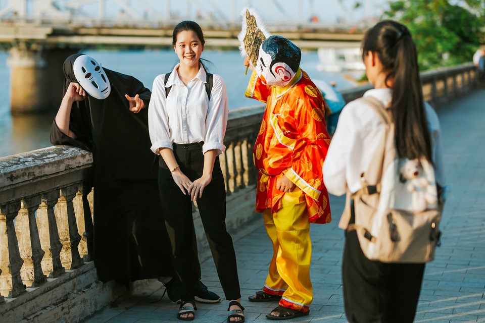 Huế trở nên vui nhộn qua lăng kính Vô diện - 4 Huế trở nên vui nhộn qua lăng kính Vô diện - 4