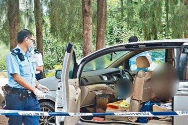 Đang quay phim, đoàn phim phát hiện người đàn ông nguy kịch