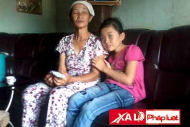 Bị “quấy” trong lúc tắm, vợ vác cuốc cướp mạng chồng