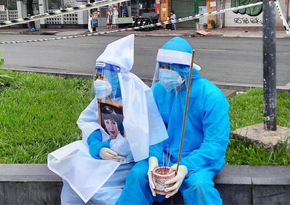 Việt Hương tất tả lúc nửa đêm giúp Bình Tinh lo tang lễ cho mẹ Bạch Mai - 3