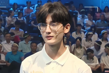 Thí sinh Olympia được ví như nam thần, giành vòng nguyệt quế cuộc thi tuần