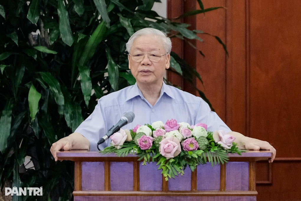 Tổng Bí thư: Hãy sống sao cho xứng với những người đã hy sinh vì Tổ quốc! - 4 Tổng Bí thư: Hãy sống sao cho xứng với những người đã hy sinh vì Tổ quốc! - 4