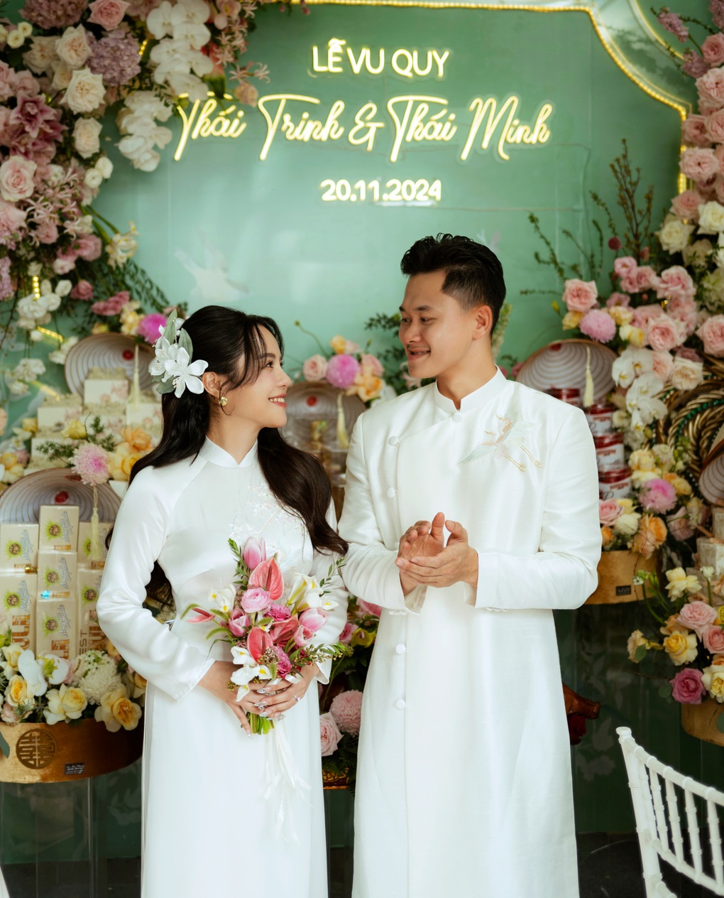 Thái Trinh xúc động tưởng nhớ mẹ quá cố trong lễ cưới với chồng kém 6 tuổi - 11 Thái Trinh xúc động tưởng nhớ mẹ quá cố trong lễ cưới với chồng kém 6 tuổi - 11