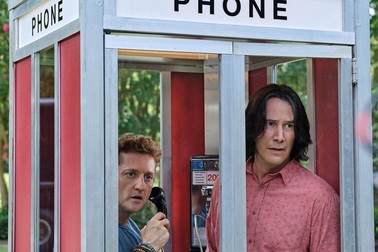 Chờ đợi những tràng cười “đau ruột” từ top 13 phim hài của năm