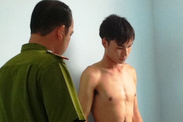 Bị vợ từ chối quan hệ, chồng ném chết con gái 17 ngày tuổi