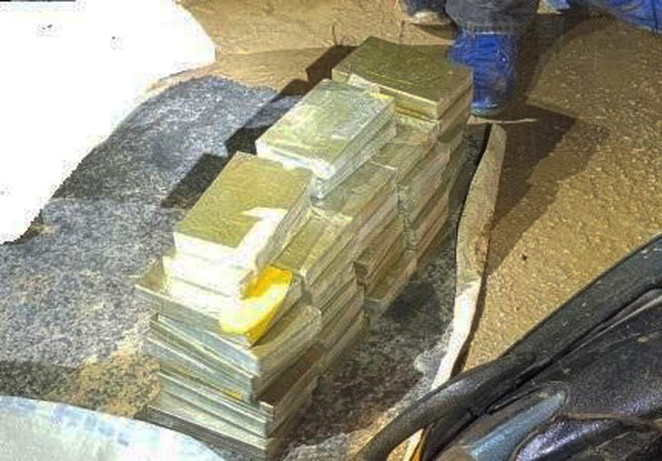 3 nam thanh niên vận chuyển 40 bánh heroin bằng xe máy - 1 3 nam thanh niên vận chuyển 40 bánh heroin bằng xe máy - 1