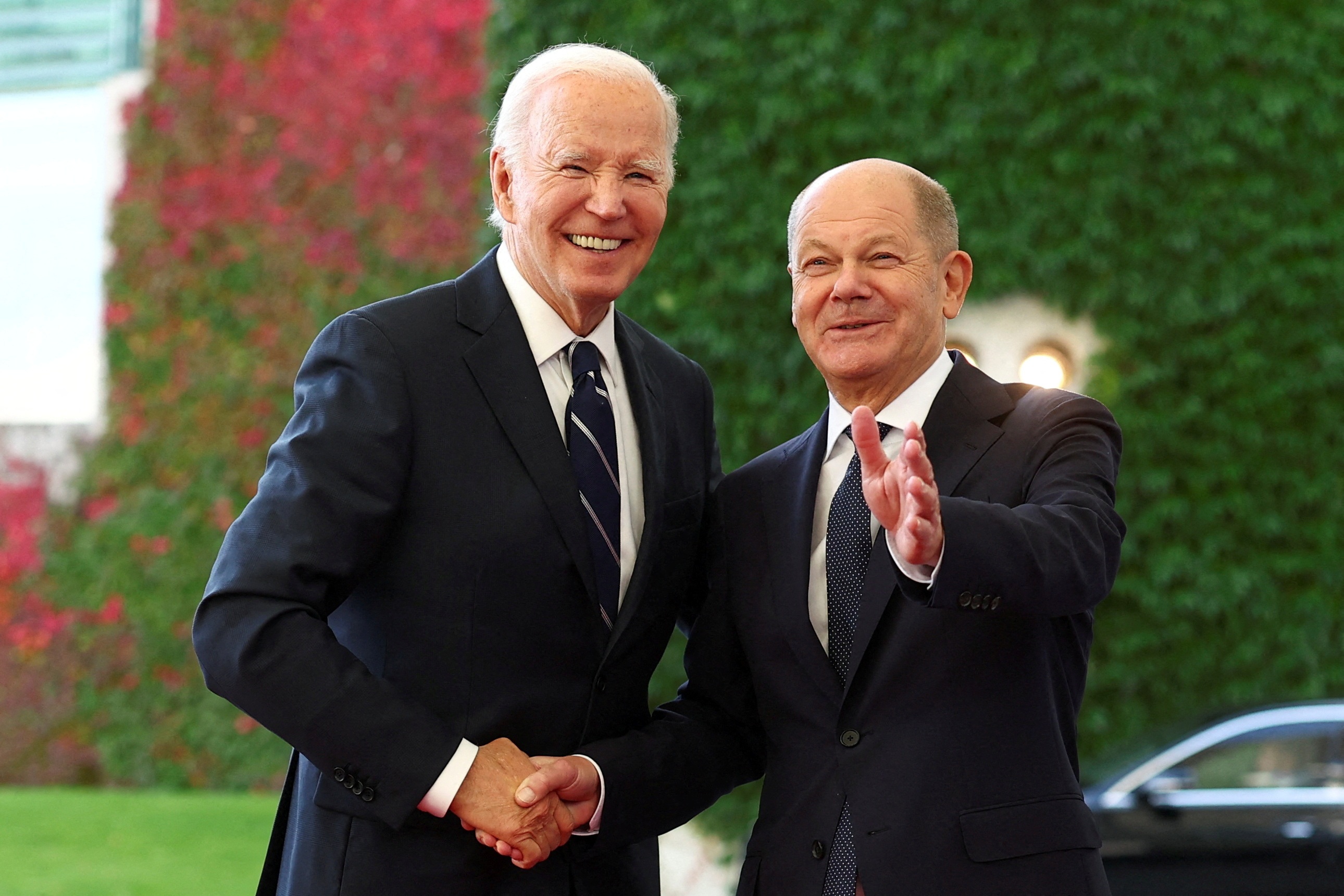 Ông Biden đến Đức thảo luận về điểm nóng Ukraine, Trung Đông - 1