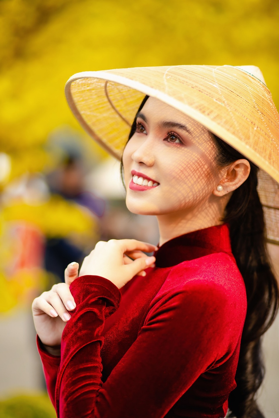 Hot girl miền Tây khoe nhan sắc ngọt ngào trong tà áo dài đón Tết - 4 Hot girl miền Tây khoe nhan sắc ngọt ngào trong tà áo dài đón Tết - 4