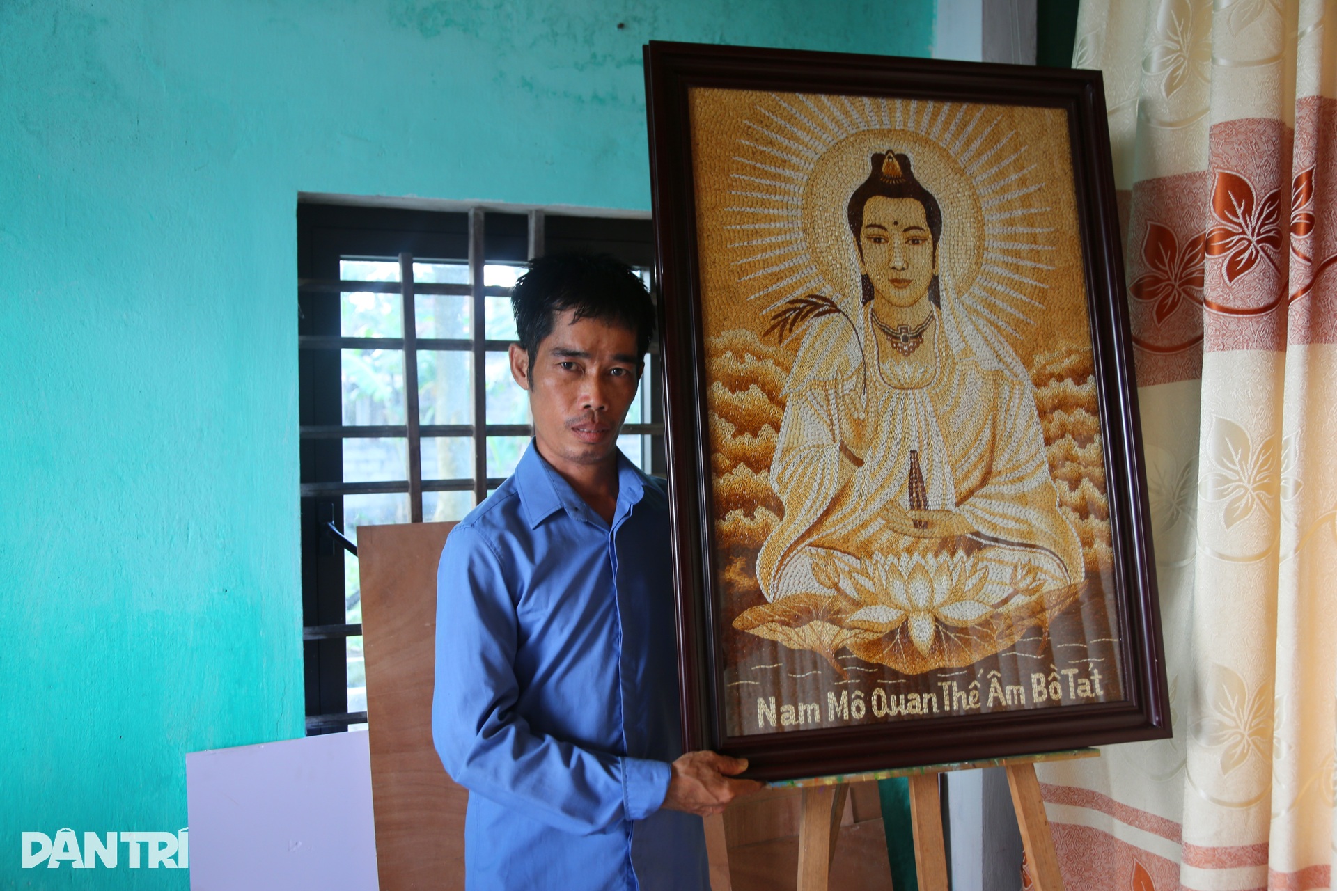 Người đàn ông tàn tật biến hạt gạo vô tri thành những bức tranh tiền triệu - 9 Người đàn ông tàn tật biến hạt gạo vô tri thành những bức tranh tiền triệu - 9