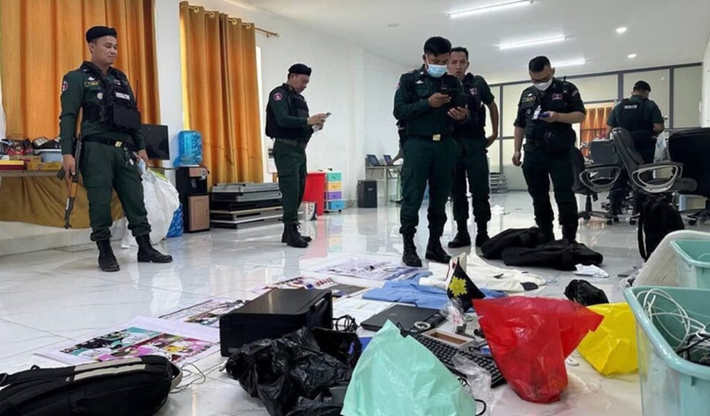 Campuchia đột kích hang ổ lừa đảo trực tuyến, bắt 658 nghi phạm - 1 Campuchia đột kích hang ổ lừa đảo trực tuyến, bắt 658 nghi phạm - 1