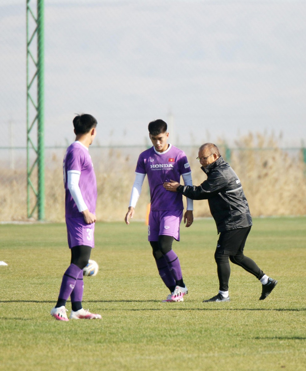 HLV Park Hang Seo bí mật soi giò U23 Myanmar - 3 HLV Park Hang Seo bí mật soi giò U23 Myanmar - 3