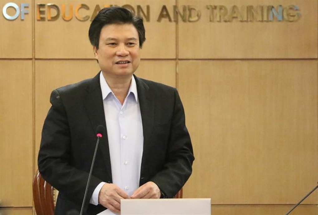 Thứ trưởng Bộ GDĐT: Có thi hộ, gian lận hồ sơ, giả mạo giấy tờ trong kỳ thi IELTS - 1 Thứ trưởng Bộ GDĐT: Có thi hộ, gian lận hồ sơ, giả mạo giấy tờ trong kỳ thi IELTS - 1
